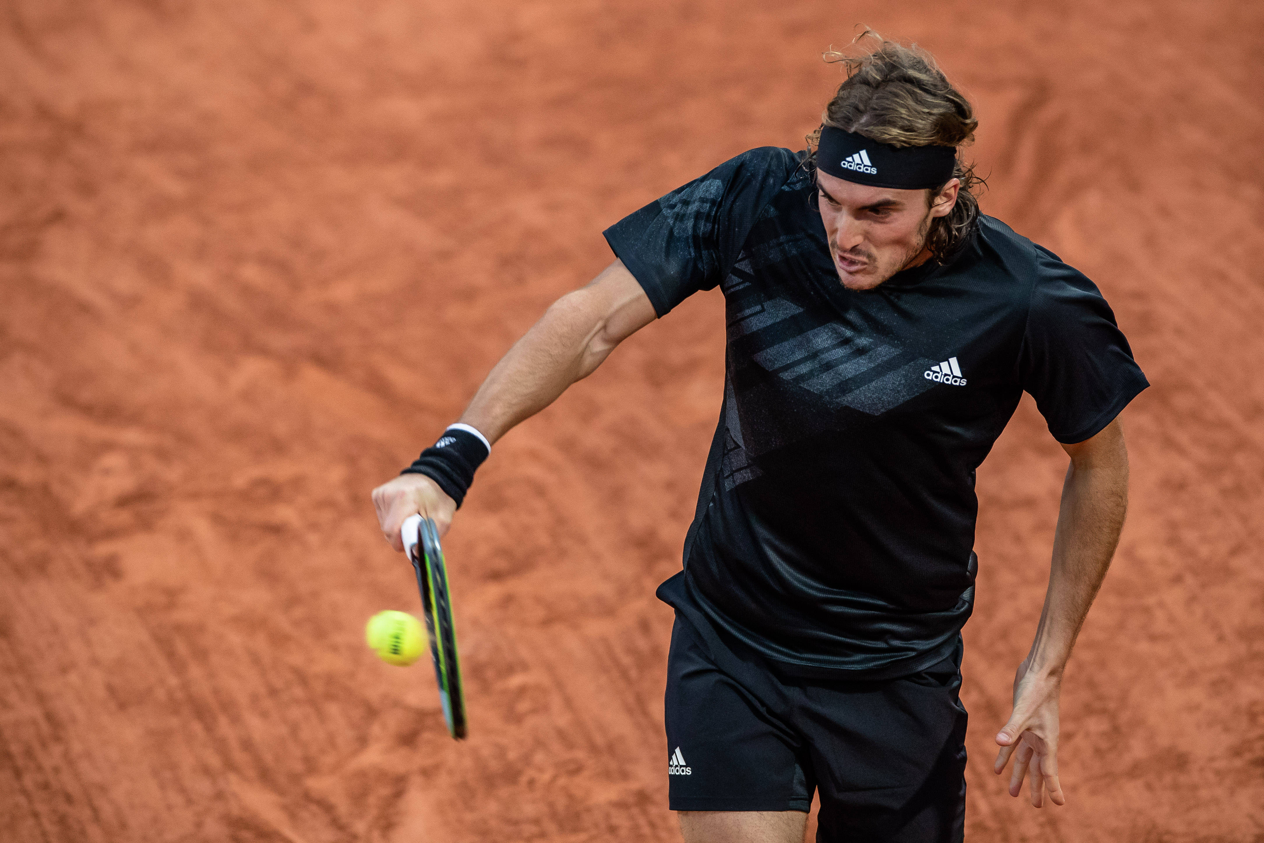 美国网球队爆冷德国网球队，西西帕斯惊艳世界的简单介绍