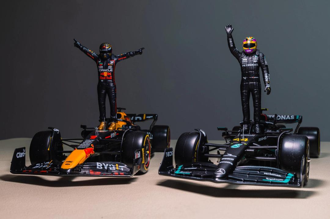 梅赛德斯绝杀红牛车队，皮亚斯特里惊艳四座